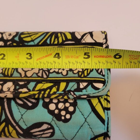Vera Bradley Floral Wallet With ID Window & Card Slots - Picture 6 of 6